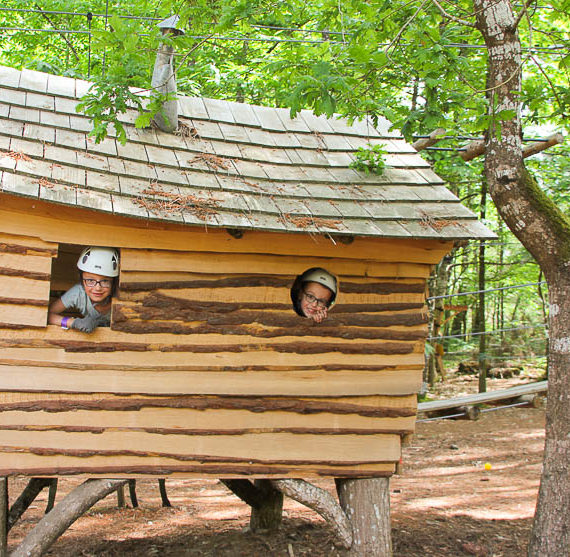 Cabane-Ouistiti-Forêt-Adrénaline-Carnac