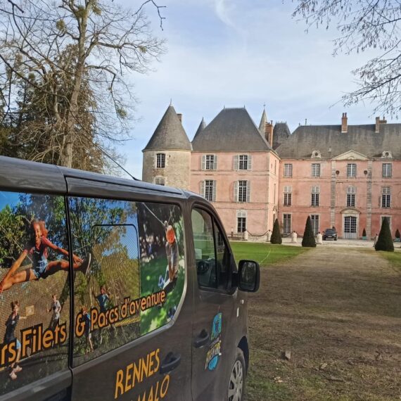 Net course at Meung-sur-Loire Castle